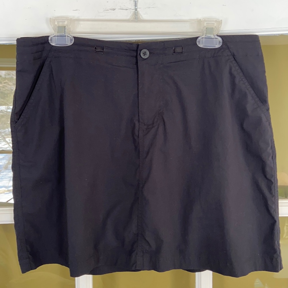 Quest Black Nylon/Spandex Skort Women's Size 12